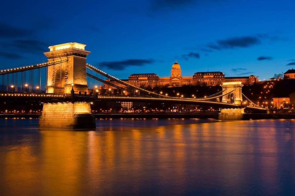 Luxury In The Center With Parking Apartmán Budapest